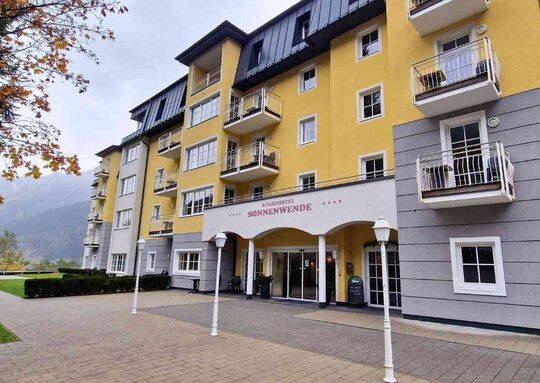 Aparthotel Sonnenwende in Bad Gastein von vorne und außen