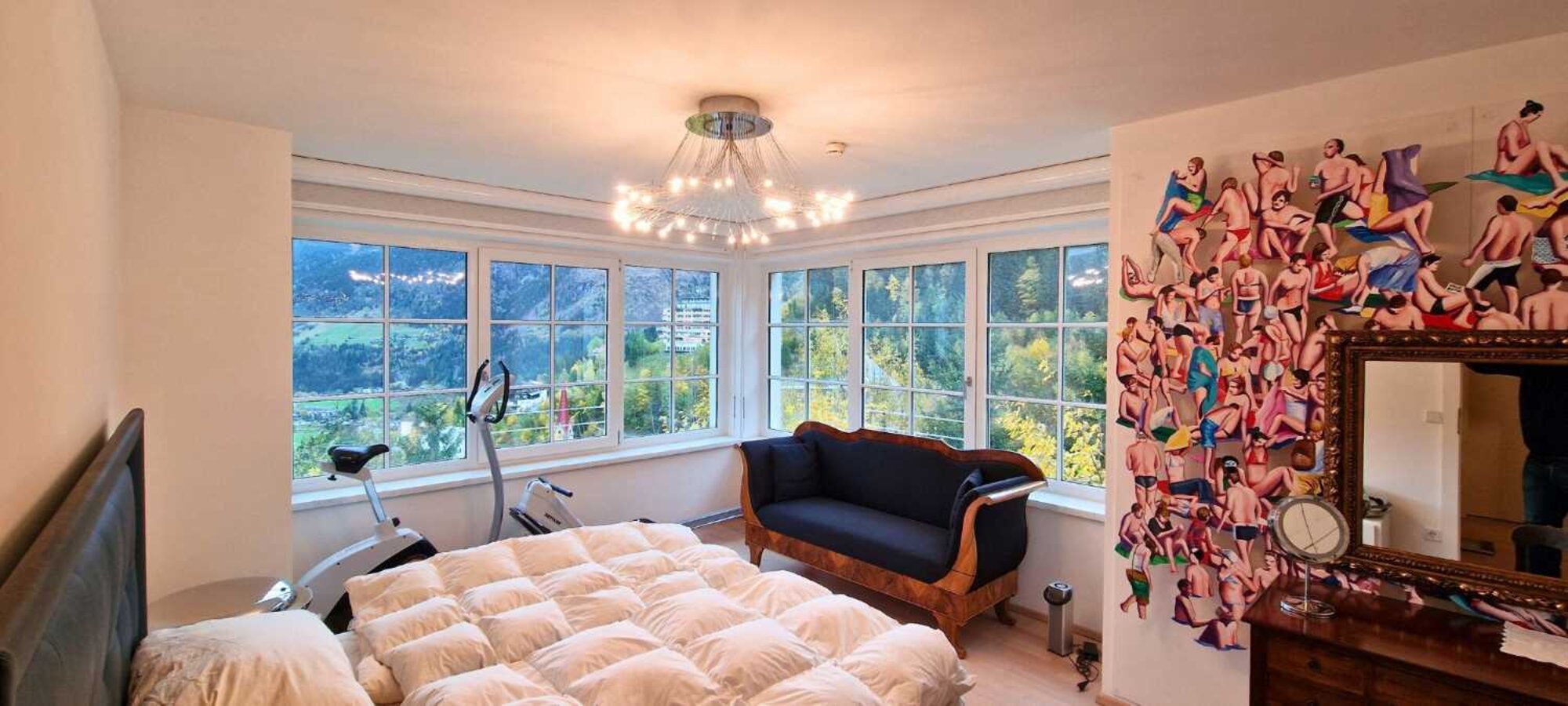 Eines der Schlafzimmer des Apartments im Aparthotel Sonnenwende in Bad Gastein