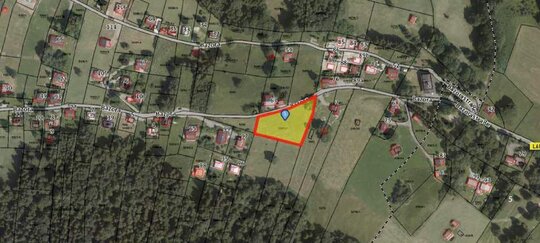 Die Lage des Grundstücks auf einen Blick Flächenplan mit markiertem Grundstück der Ferienchalets an der Bazorastraße in Frastanz